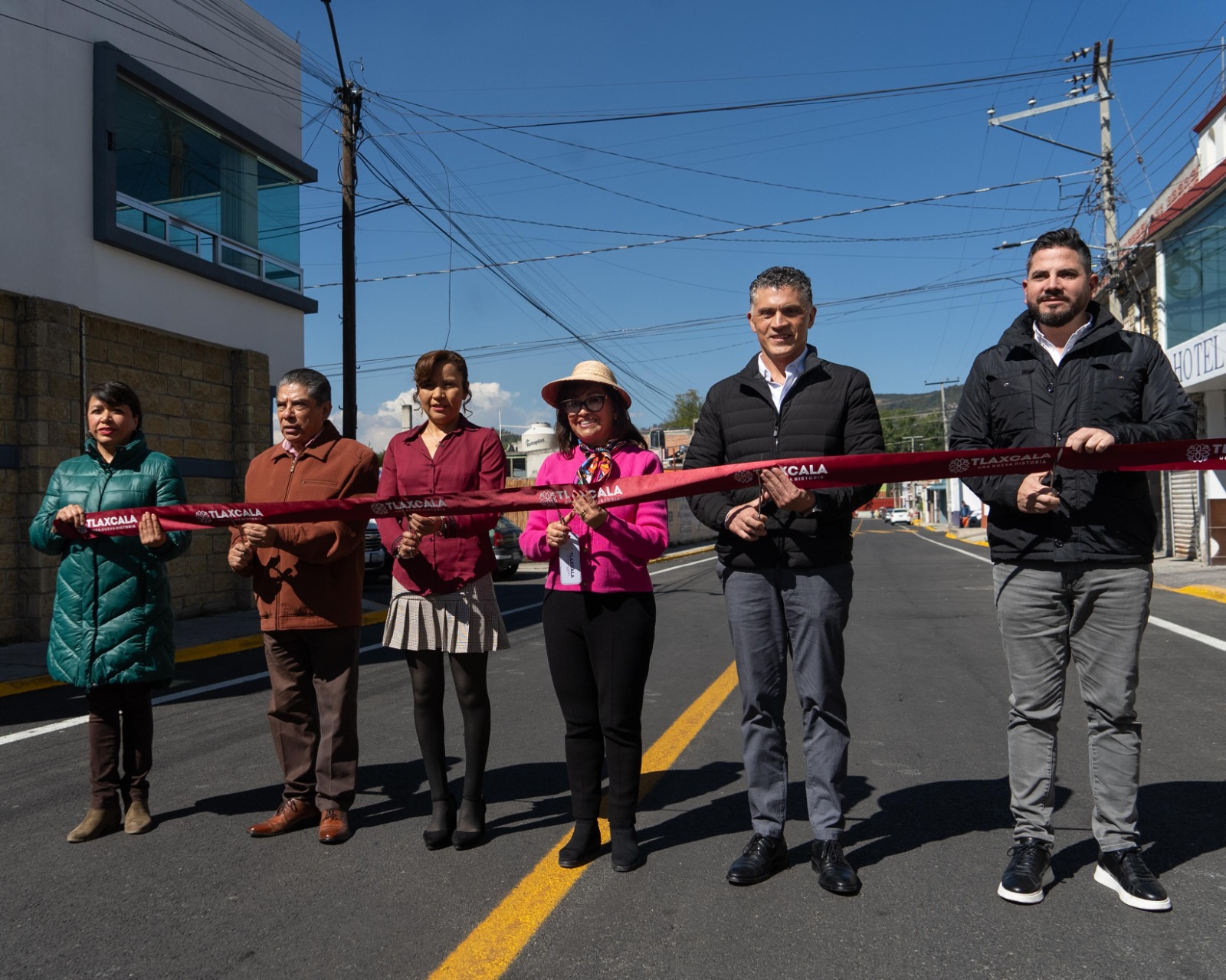 Inauguran presidente Alfonso Sánchez y gobernadora Lorena Cuéllar la repavimentación de la calle Adolfo López Mateos
